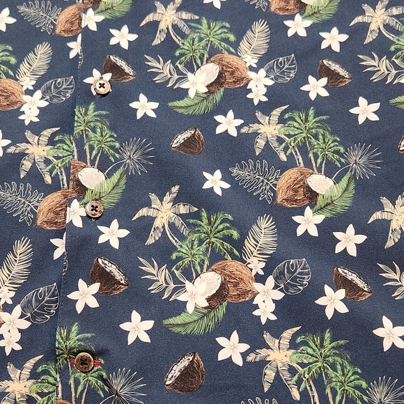 QUIETI‎ Hawaiian Button Shirt Large Coconut Palm Tree Vacation Resort Beach - Picture 8 of 11